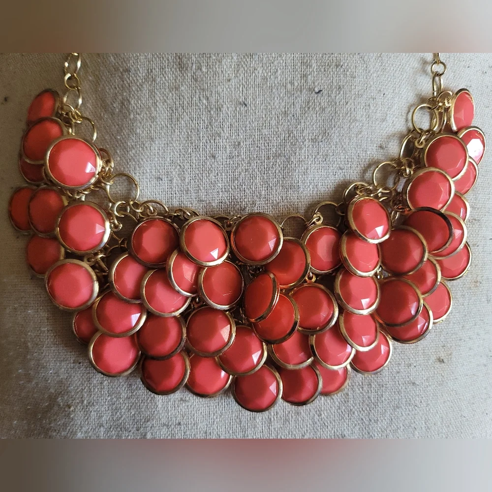 CORAL Resin Necklace - Picture 6 of 6